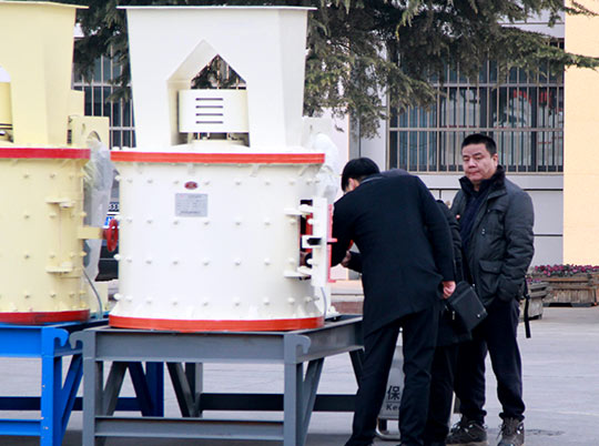 紅星機器：基礎建設推進破碎機行業穩步發展